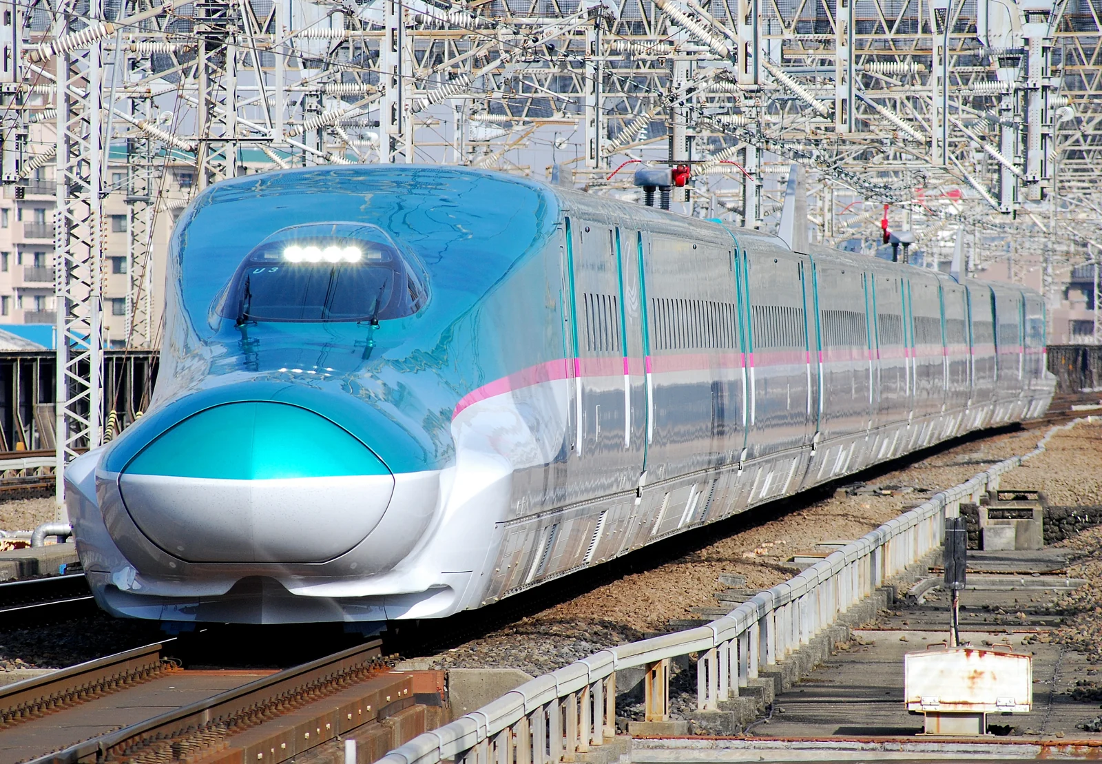 東北新幹線E5系のイメージ（大宮駅で撮影）